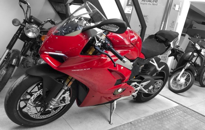 Giá Ducati Panigale V4 đã được công bố với 3 phiên bản  Motosaigon
